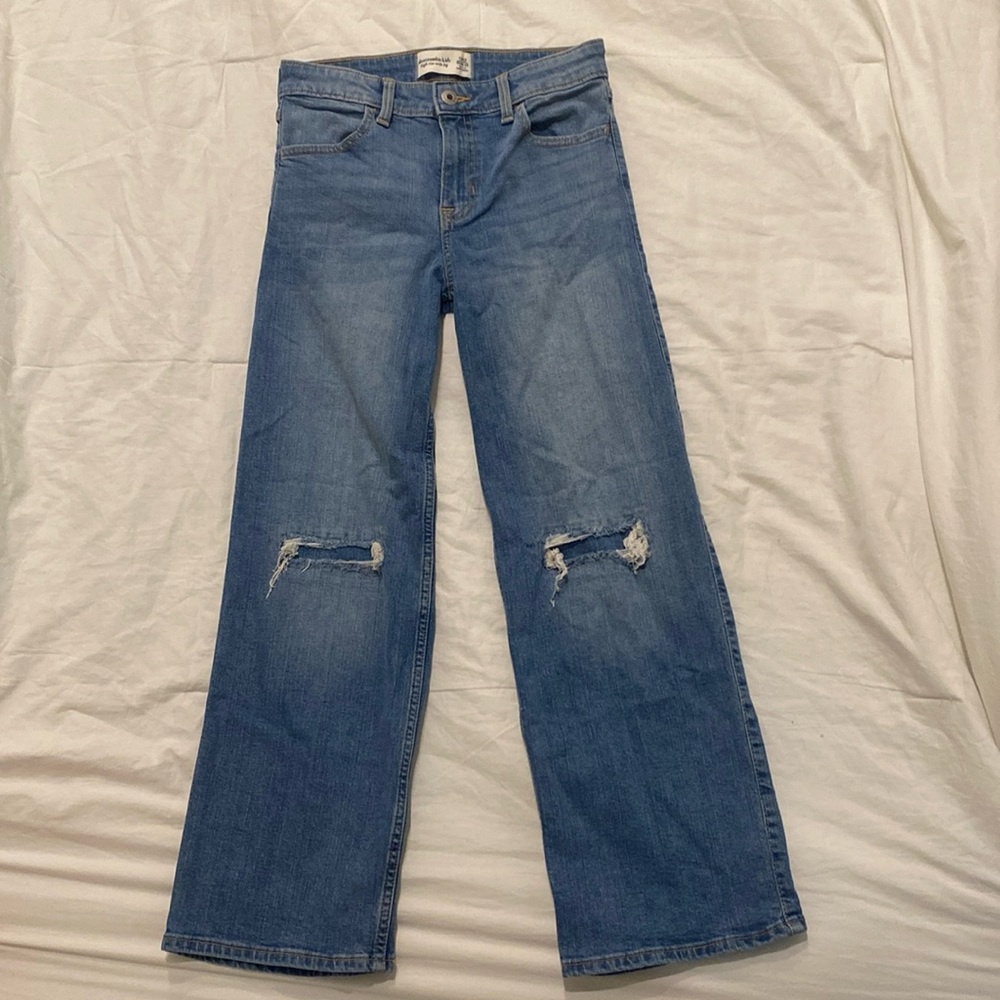 Abercrombie kids, high-rise, wide leg jeans￼